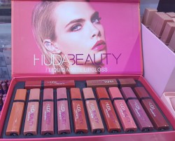 پک 12 عددی رژ لب مایع هدی بیوتی Huda beauty